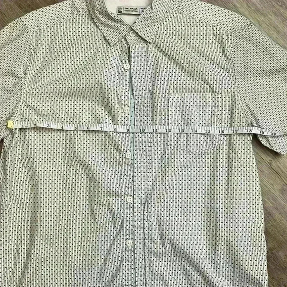 Men’s button up short sleeve shirt - Picture 2 of 6